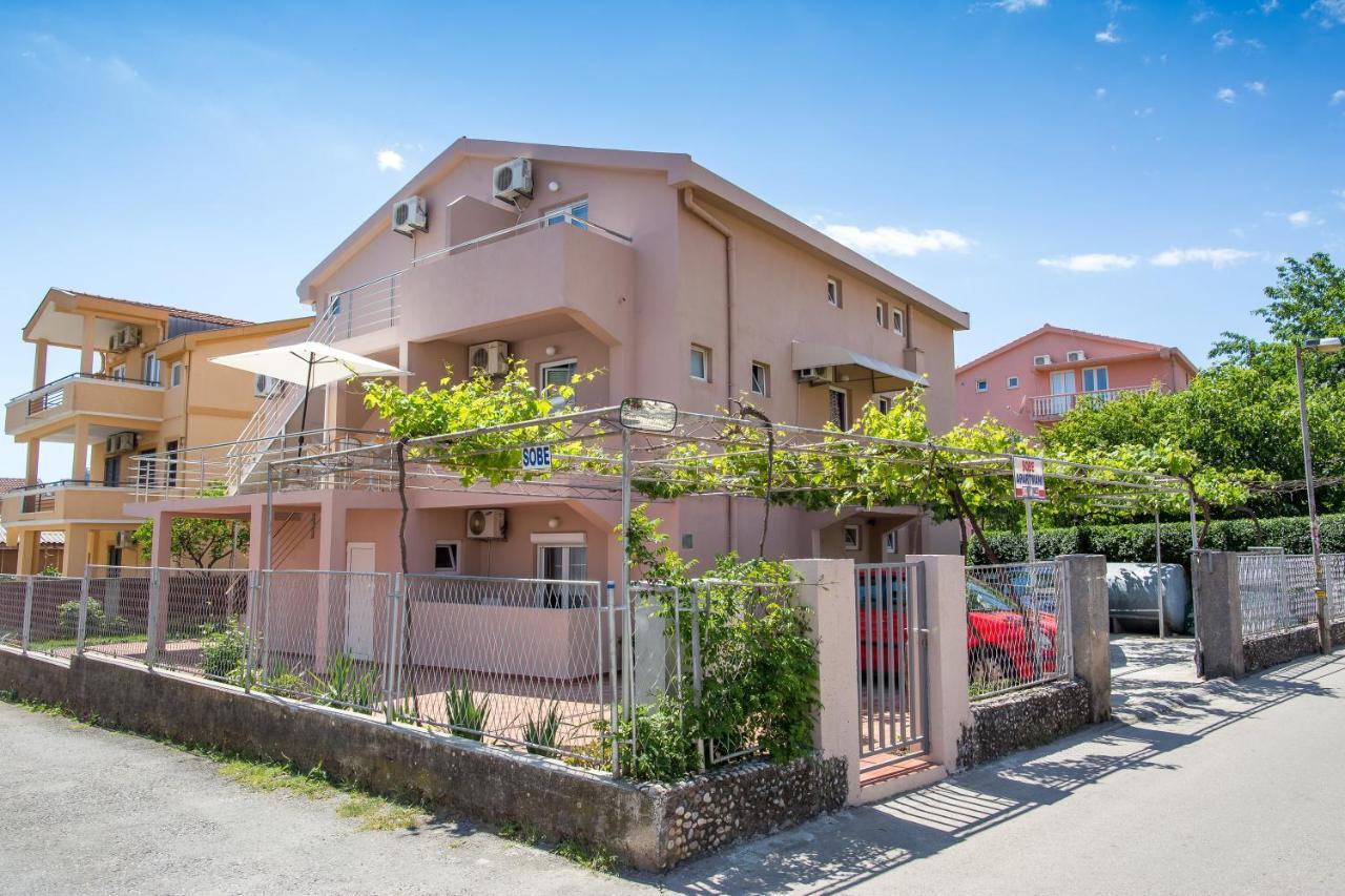 Guest House Jasna Budva Bagian luar foto