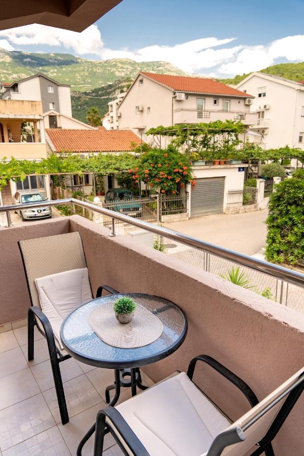 Guest House Jasna Budva Bagian luar foto