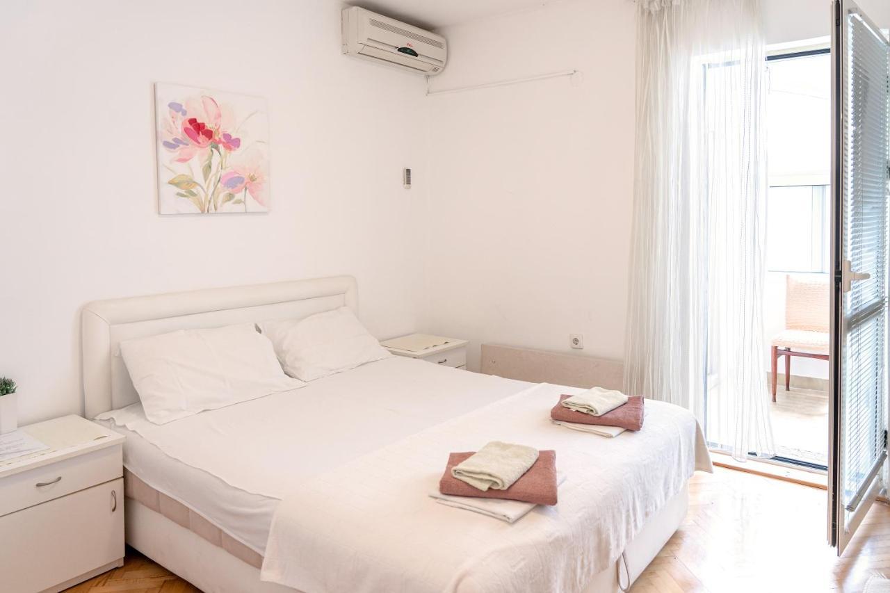 Guest House Jasna Budva Bagian luar foto