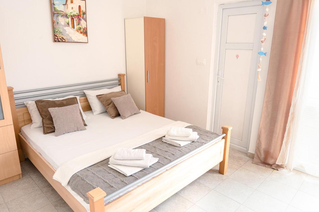 Guest House Jasna Budva Bagian luar foto