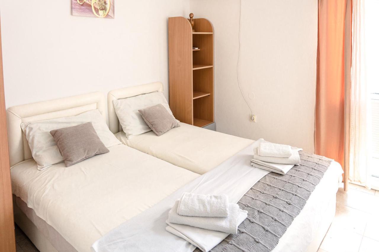 Guest House Jasna Budva Bagian luar foto