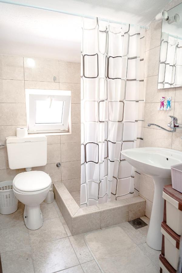 Guest House Jasna Budva Bagian luar foto