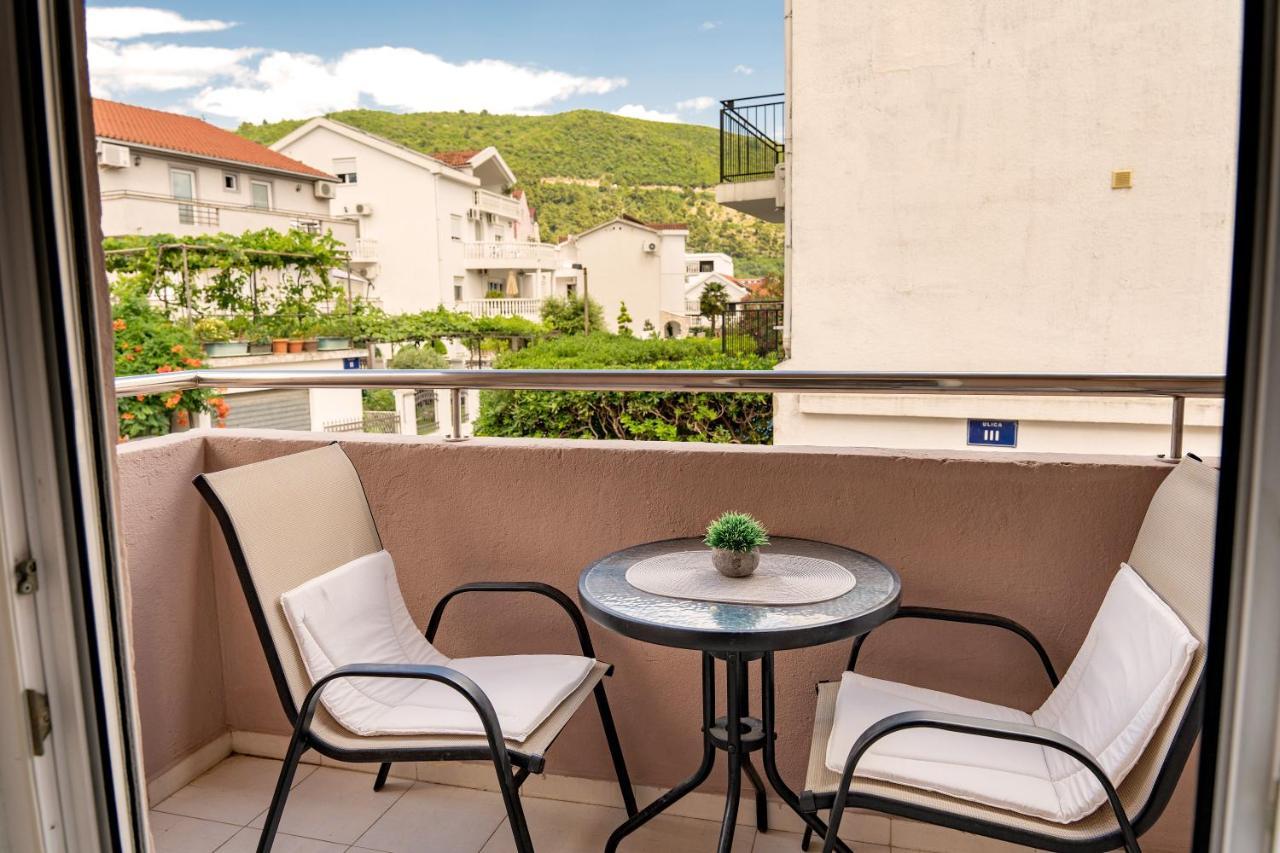 Guest House Jasna Budva Bagian luar foto
