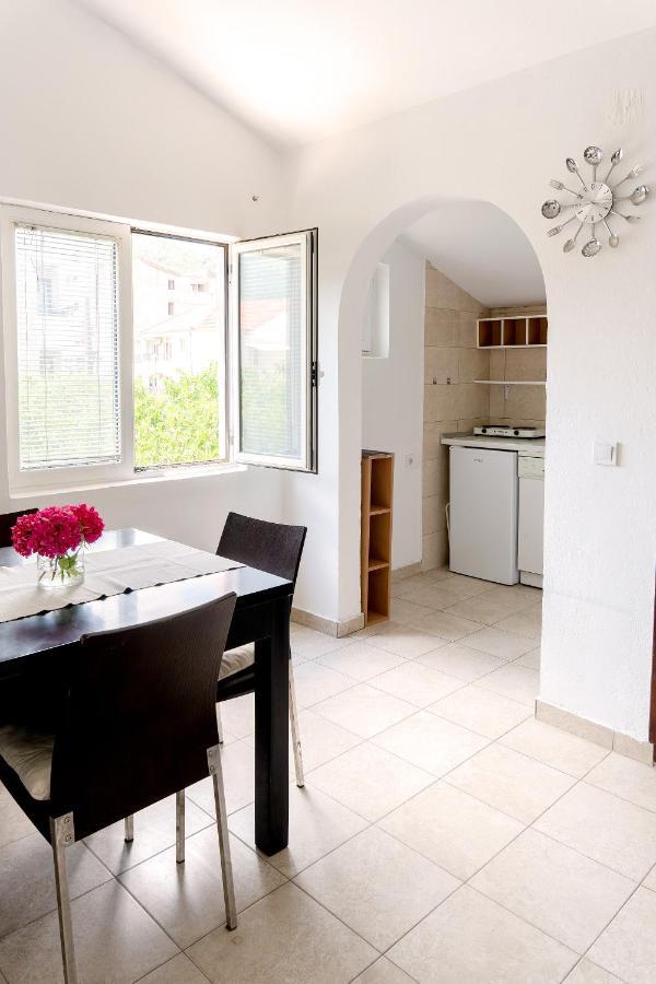 Guest House Jasna Budva Bagian luar foto