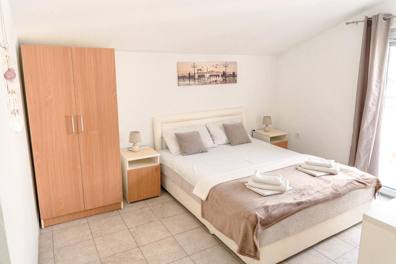 Guest House Jasna Budva Bagian luar foto