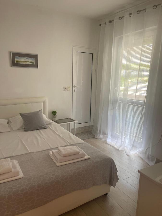 Guest House Jasna Budva Bagian luar foto