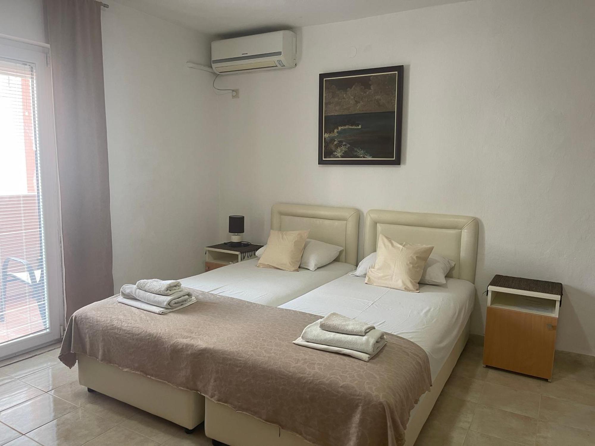 Guest House Jasna Budva Bagian luar foto