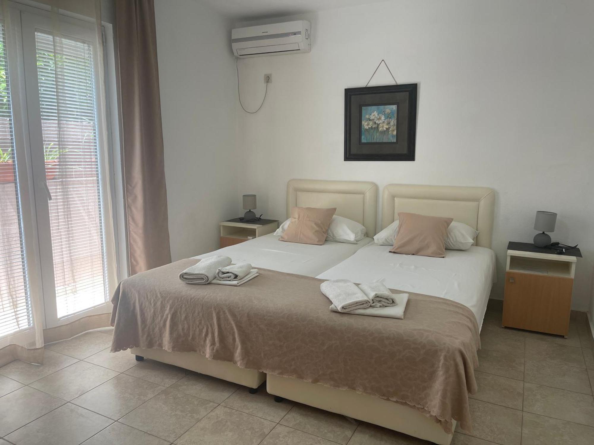 Guest House Jasna Budva Bagian luar foto